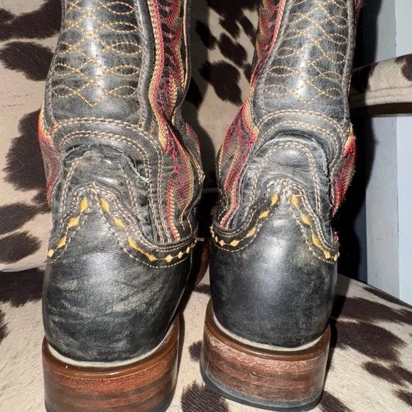 Black and Red Women’s Cowboy Boots - Picture 7 of 16